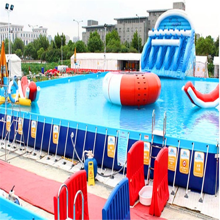 华南热作学院大型充气游泳池