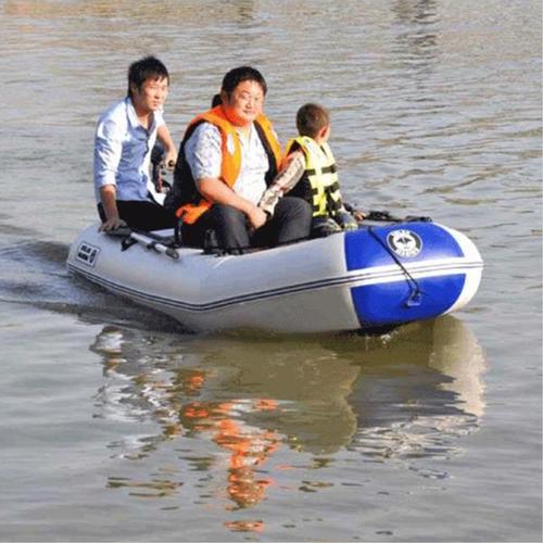 华南热作学院公园游玩充气漂流船